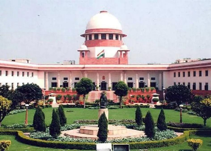 केरल में 12 घंटे फंसी ट्रैफिक जाम: सुप्रीम कोर्ट ने पूछा, क्या NHAI को यात्रियों को ईंधन और समय का मुआवजा देना चाहिए?