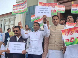 उत्तराखंड मानसून सत्र में बवाल: विपक्ष का हंगामा, टूटी मेज़-कुर्सियां और फटे कागज़