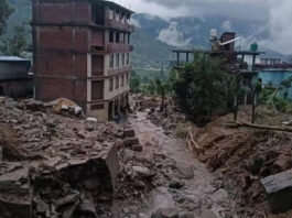 कुल्लू में फ्लैश फ्लड का कहर: 3 दुकानें बहीं, 350 से अधिक सड़कें बंद, जनजीवन अस्त-व्यस्त