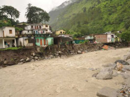 उत्तराखंड के चमोली में बादल फटने से भारी तबाही: SDM आवास भी मलबे में दबा, 2 लोग लापता