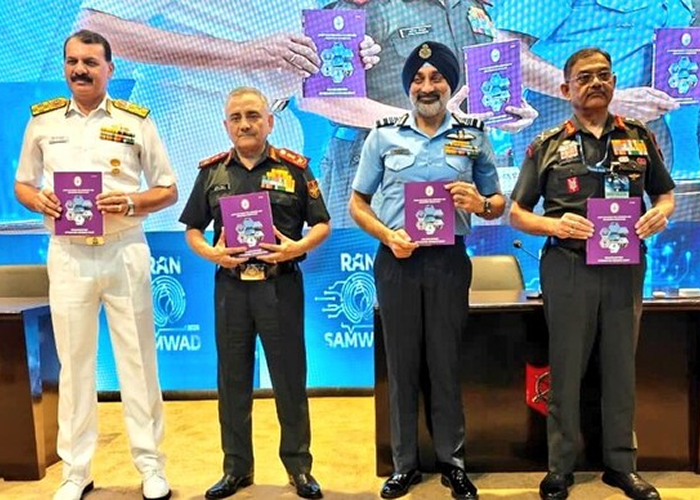 रक्षा प्रमुख ने विशेष बल और एयरबोर्न ऑपरेशंस के लिए नए संयुक्त सिद्धांतों का विमोचन किया