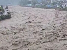 उत्तराखंड-हिमाचल में तबाही: बादल फटने और भूस्खलन से हाहाकार, सेना-NDRF राहत और बचाव में जुटी