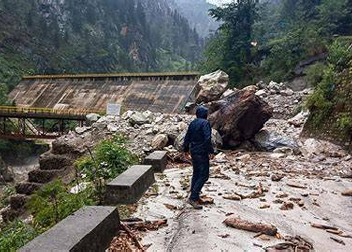 उत्तराखंड-हिमाचल में बादल फटने से हाहाकार! कुदरत के कहर से जनजीवन ठप, तबाही के डर से दहशत फैली