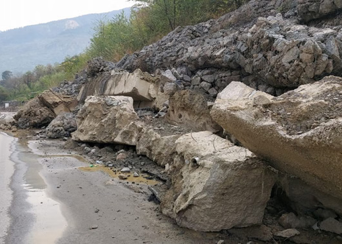 उत्तराखंड में भूस्खलन का खतरा कम करने के लिए GSI लाएगा अर्ली वार्निंग सिस्टम, चार संवेदनशील जिलों में जल्द शुरू होगा परीक्षण