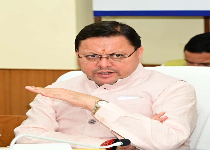 सीएम धामी का अल्टीमेटम, एक माह में सड़कों का पैचवर्क पूरा करें-जल निकायों से अतिक्रमण हटाएं