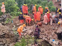 हिमाचल के कुल्लू में लगातार भूस्खलन से बड़ा हादसा, एक की मौत और कई लोग मलबे में फंसे