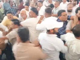 कांग्रेस की बैठक बनी अखाड़ा: उत्तराखंड में दो गुटों की जोरदार भिड़ंत, हाथापाई में वरिष्ठ नेता के फटे कपड़े