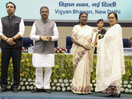 राष्ट्रपति मुर्मू ने 45 शिक्षकों को राष्ट्रीय शिक्षक पुरस्कार से सम्मानित किया, शिक्षा क्षेत्र में उत्कृष्ट योगदान के लिए सराहना