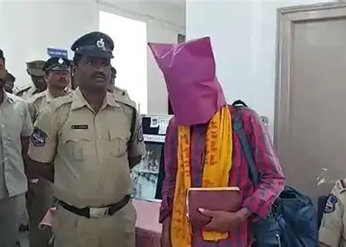 उत्तराखंड में फर्जी संतों का पर्दाफाश: ‘राज आहूजा’ बनकर ढोंगी बाबाओं पर चला शिकंजा, 14 गिरफ्तार