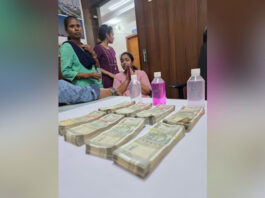 तेलंगाना: एंटी करप्शन ब्यूरो ने अधिकारी को 4 लाख रुपये की रिश्वत लेते रंगे हाथों पकड़ा