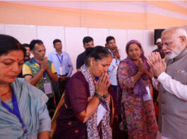 प्रधानमंत्री मोदी से मिले आपदा प्रभावित धरालीवासी, सुनाई तबाही की दर्दभरी दास्तान