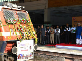 कश्मीर से दिल्ली के लिए पहला कार्गो पार्सल ट्रेन रवाना; राज्यपाल बोले- सेवा से स्थानीय अर्थव्यवस्था को मिलेगा बड़ा बढ़ावा!