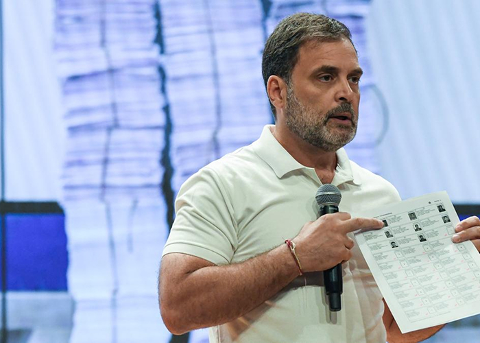 कर्नाटक में मतदाता नामावली से नाम हटाने का आरोप, राहुल गांधी ने सबूत के साथ उठाया मुद्दा