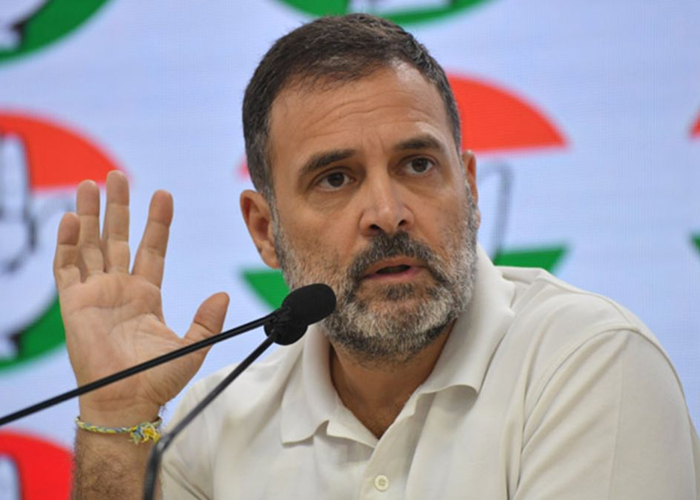 एच-1बी वीज़ा शुल्क बढ़ोतरी पर राहुल गांधी का पीएम मोदी पर तंज, कहा- ‘कमज़ोर नेतृत्व’
