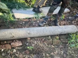 श्रीनगर की डल झील की सफाई में मिला पाकिस्तानी फतह-1 रॉकेट का मलबा