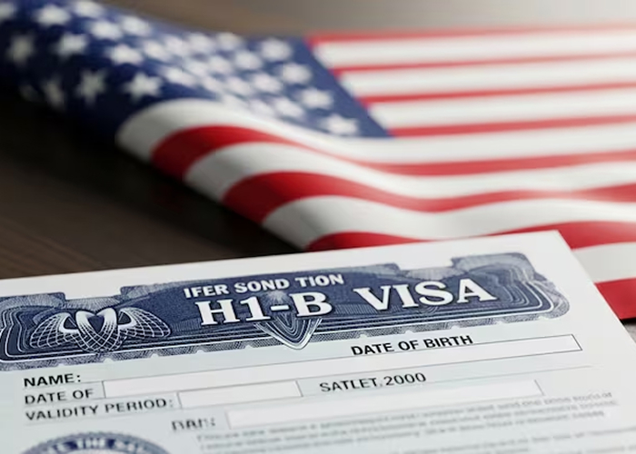 सिर्फ H-1B नहीं: आश्रित और छात्र वीज़ा में गिरावट से भारत को बड़ा झटका