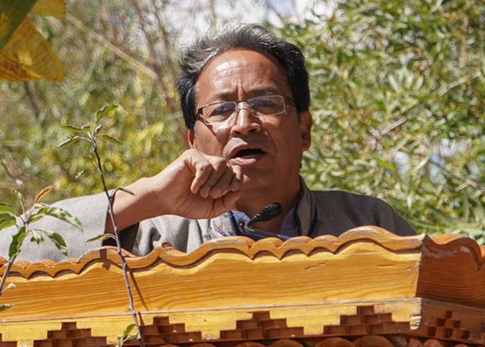 लद्दाख संकट: क्या सोनम वांगचुक हैं हालात को बिगाड़ने के जिम्मेदार? जानें ये 5 अहम बातें