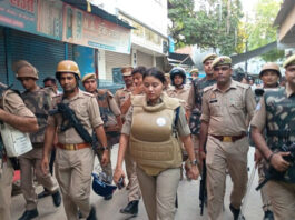 बरेली में भड़काऊ नारेबाजी के बीच हिंसक झड़पें: पुलिस अफसरों पर हमला, माहौल तनावपूर्ण