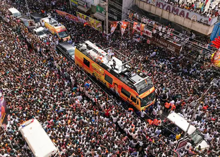 करूर स्टैम्पेड मामले में FIR में विजय को दोषी ठहराया गया, देर से आने और बिना अनुमति रोडशो आयोजित करने का आरोप