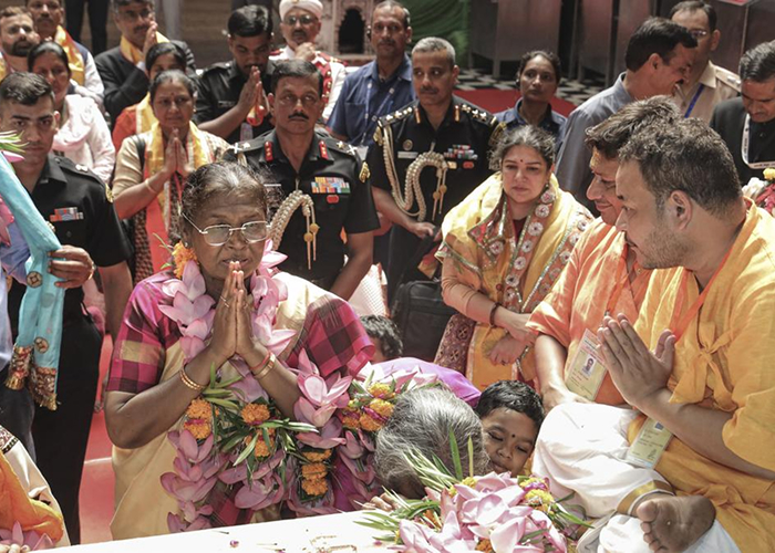 राष्ट्रपति मुर्मू की मथुरा पहुंची विशेष महाराजा एक्सप्रेस में, दिनभर का दौरा शुरू