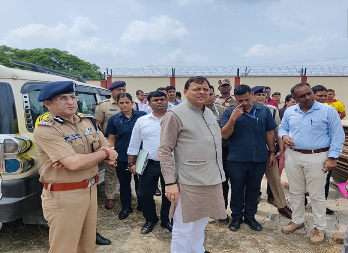 सीएम धामी पंहुचे जॉली ग्रांट एयरपोर्ट, 11 सितंबर को पीएम मोदी का उत्तराखंड का संभावित दौरा