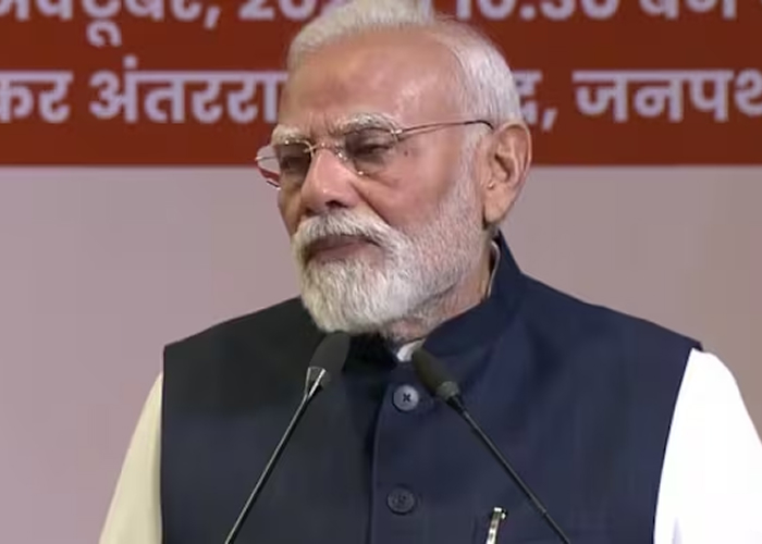 पीएम मोदी का अलर्ट: घुसपैठ से ज्यादा सामाजिक सौहार्द के लिए बड़ा खतरा है जनसांख्यिकीय बदलाव