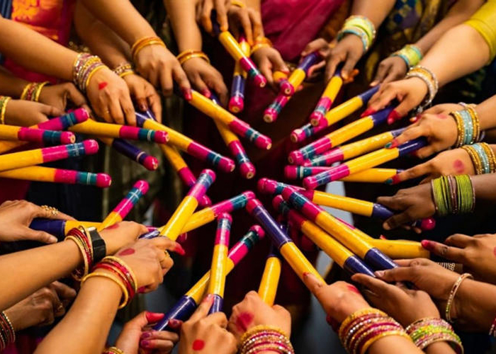 ठाणे हाउसिंग सोसाइटी में गरबा कार्यक्रम के दौरान अंडे फेंकने की घटना, पुलिस ने मामला दर्ज किया