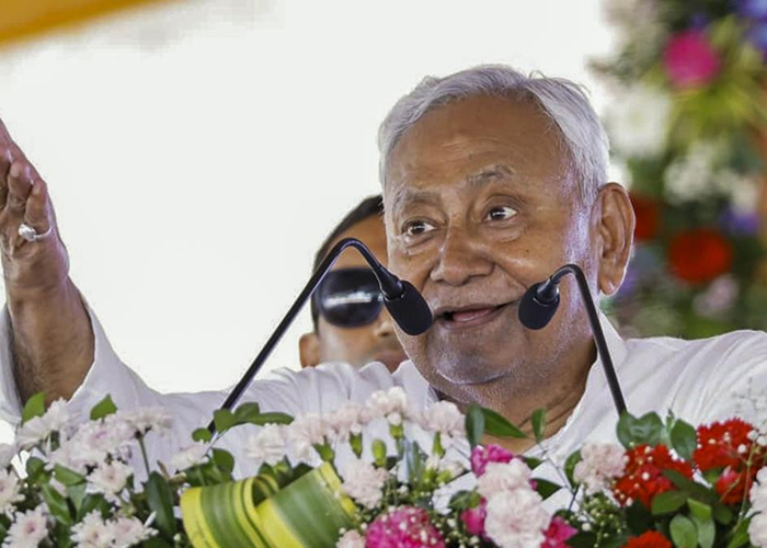 बिहार में महिलाओं के खाते में 10,000 रुपये जमा: CM नीतीश कुमार ने 25 लाख महिलाओं को किया लाभान्वित