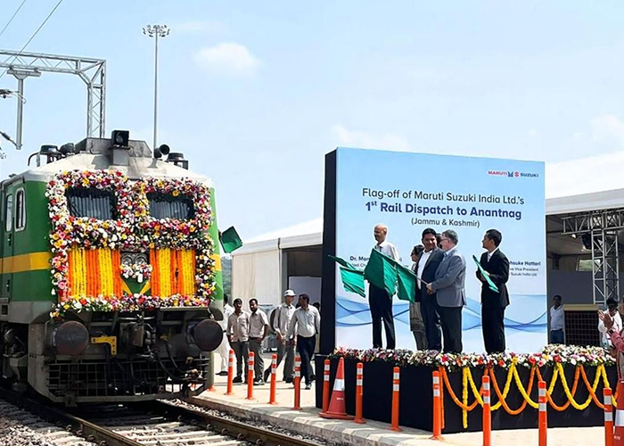 मारुति सुज़ुकी ने कश्मीर तक रेल मार्ग से कारों की आपूर्ति की, बनी पहली ऑटोमेकर