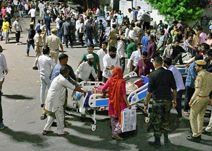 जयपुर अस्पताल में भीषण आग : परिजनों का आरोप– सुरक्षा उपकरण नहीं थे मौजूद, सरकार ने जांच समिति गठित की