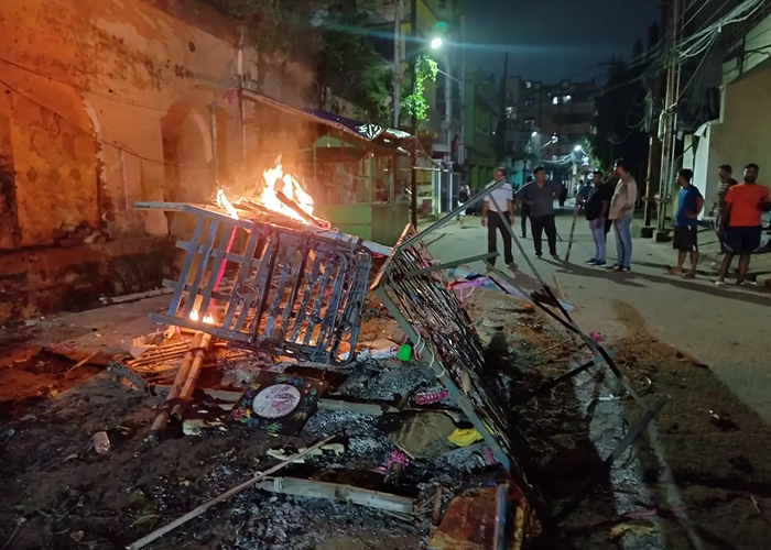 कटक में दुर्गा प्रतिमा विसर्जन के दौरान बवाल: हिंसक झड़पों के बाद कर्फ्यू और इंटरनेट सेवा बंद