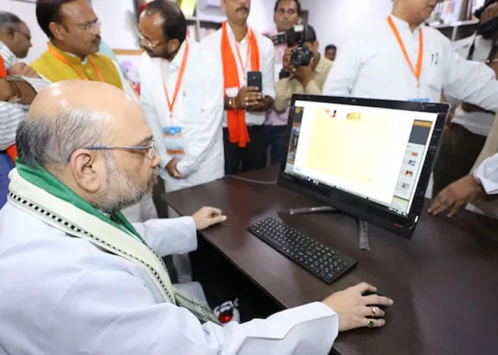 अमित शाह ने किया Zoho Mail पर स्विच, ट्रंप स्टाइल में की बड़ी घोषणा
