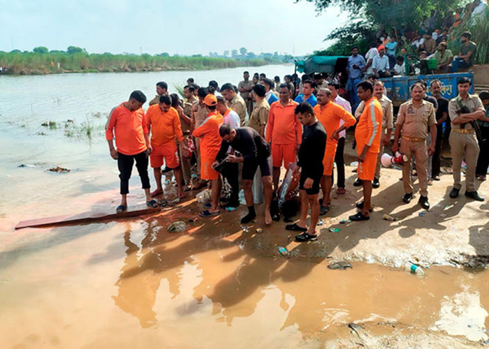 आगरा नदी में डुबे सभी 12 मृतकों के शव बरामद, दशहरे के महापर्व में हुई दर्दनाक घटना