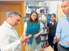 उत्तराखंड में कफ सिरप पर कड़ी कार्रवाई: 12 मेडिकल स्टोर के लाइसेंस निरस्त, 10 की बिक्री पर रोक