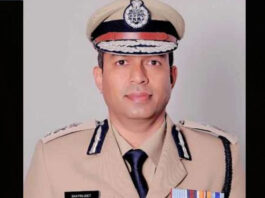 आईपीएस अधिकारी की आत्महत्या: हरियाणा डीजीपी के नाम दर्ज हुई FIR, सरकार पर बढ़ा दबाव