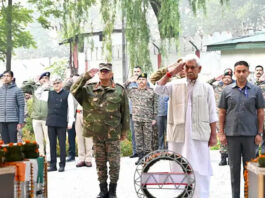 जम्मू-कश्मीर के अनंतनाग में आतंकवाद विरोधी अभियान के दौरान भीषण मौसम में दो कमांडो शहीद, सेना ने दिखाई अदम्य वीरता