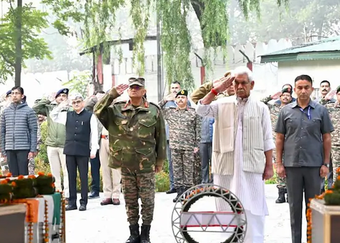 जम्मू-कश्मीर के अनंतनाग में आतंकवाद विरोधी अभियान के दौरान भीषण मौसम में दो कमांडो शहीद, सेना ने दिखाई अदम्य वीरता