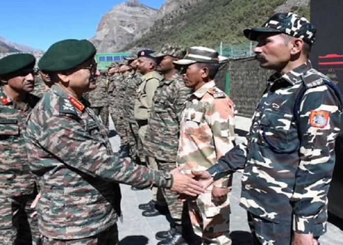 पिथौरागढ़: चीन सीमा पर ज्योलिंगकांग पहुंचे सेना प्रमुख जनरल द्विवेदी, जवानों में भरा जोश, आज करेंगे ओम पर्वत के दर्शन